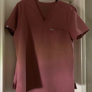 Figs Catarina one pocket scrub top. Mauve. Size M